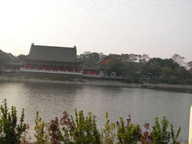 孔子廟の湖の風景